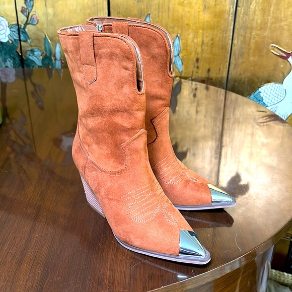 The Drop (Amazon) Cowboy 🤠 Boots - Picture 1 of 4